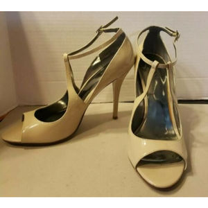 Guess by Marciano Heels Natural Tan Peep Toe Stilleheto Patent Leather 9‎ M